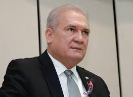 LA FISCALIA,
Unica Institucion que deberia cuidar y representar los intereses del Ciudadano, del pueblo.
Es complaciente con el poder, inoperante.
No tenemos Fiscalia
El PUEBLO ESTA ABANDONADO DEFINITIVAMENTE...
El y sus hijos ESTAN MEJOR...