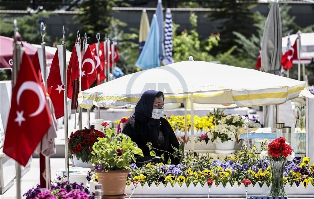 Bir anne düşünün ki, evladını toprağa değil, vatanın bağrına emanet eder…
Başta şehit ve gazi anneleri olmak üzere;
Kalbi vatan sevgisiyle atan tüm annelerimizin ANNELER GÜNÜ’NÜ saygı, minnet ve şükranla kutluyorum.
#EskiUzmanÇavuşlar
<a href="/gundes_46/">Mustafa Gündeşli</a>
#şehit
#AnnelerGünü
