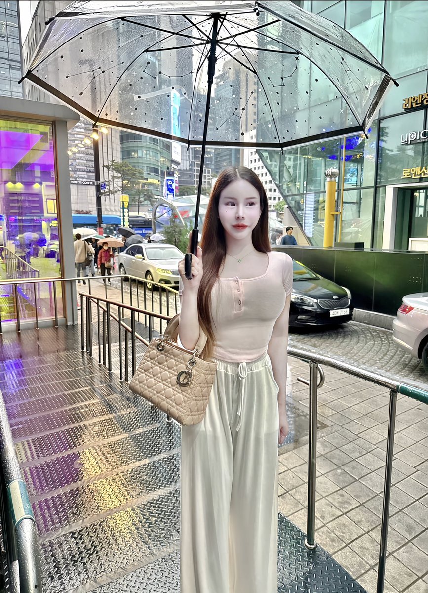 ♥️☔️🫶🏻
#지민 #강남 #욕삼동 #사탕가게 #서울