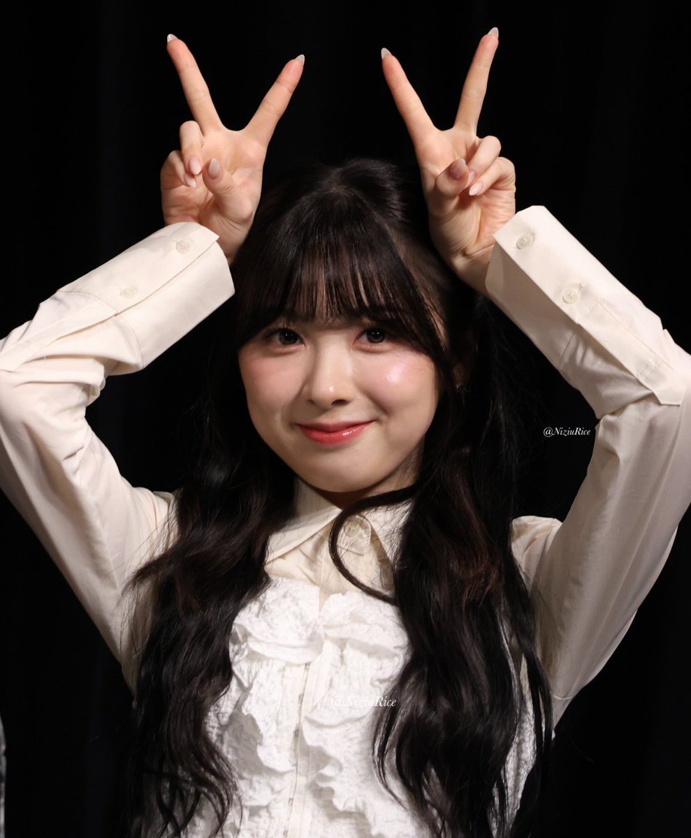 20250510 NiziU全員サイン会 みいひちゃんのかわいさが大爆発