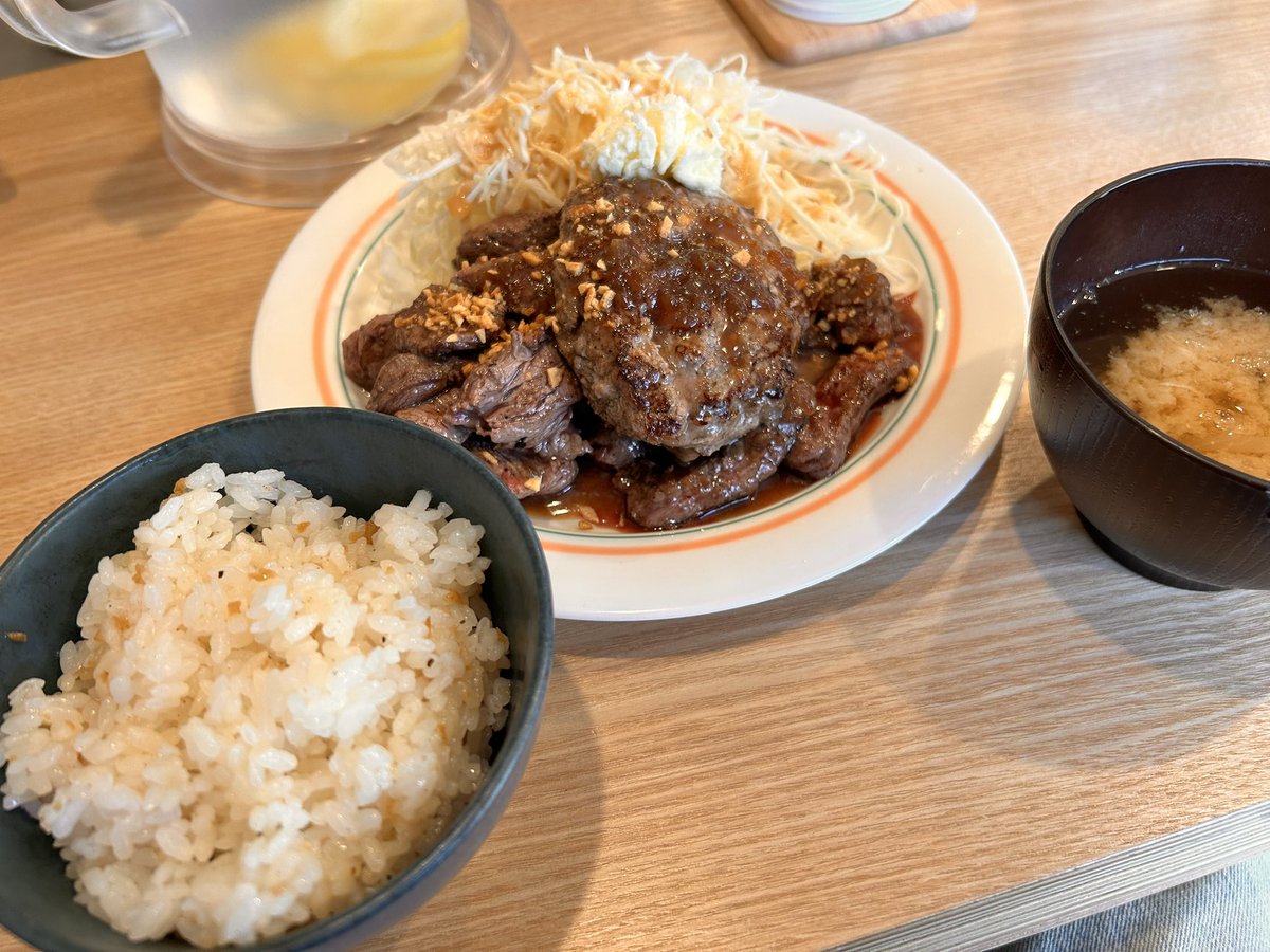 yrbsd1's tweet photo. 2日連チャンの馬肉。 https://t.co/JGeUWTunAp