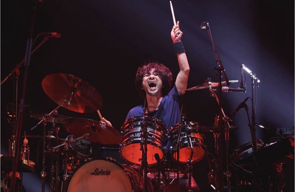 Mr.Children 33th anniversary🎈

おめでとうーございます！！
いつもいつも私たちに寄り添ってくれる楽曲を提供してくれてありがとうございます🙇‍♂️
これからも応援していきますのでよろしくお願いします🥺