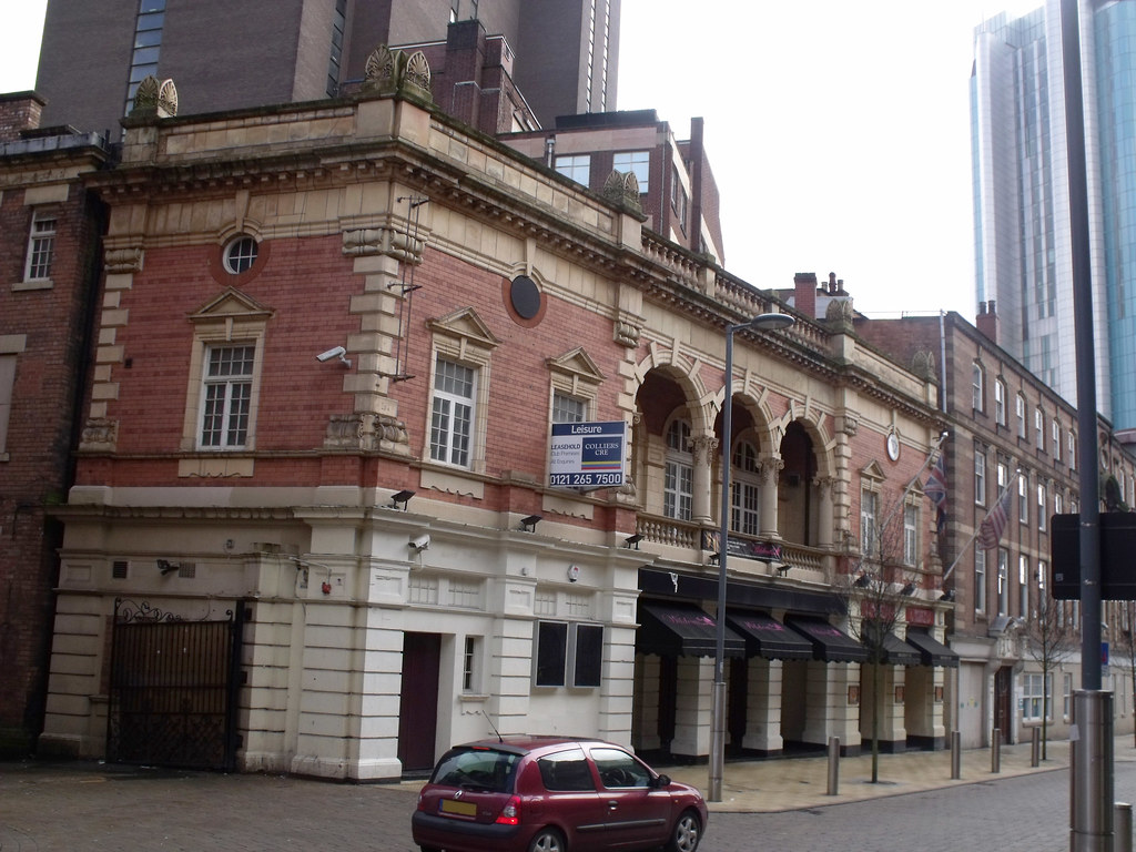 OldStationSt's tweet photo. The Beatles Story in L'pool attracts 315k visitors each yr. Birmingham's arts heritage attracts about 20 people to a bench

Imagine the economic boost to Brum by delivering an arts powerhouse with The Crown, Electric Cinema, Old Rep, Victoria, Alex Theatre, Cherry Reds &amp; Futurist https://t.co/MRO6PRQJx3
