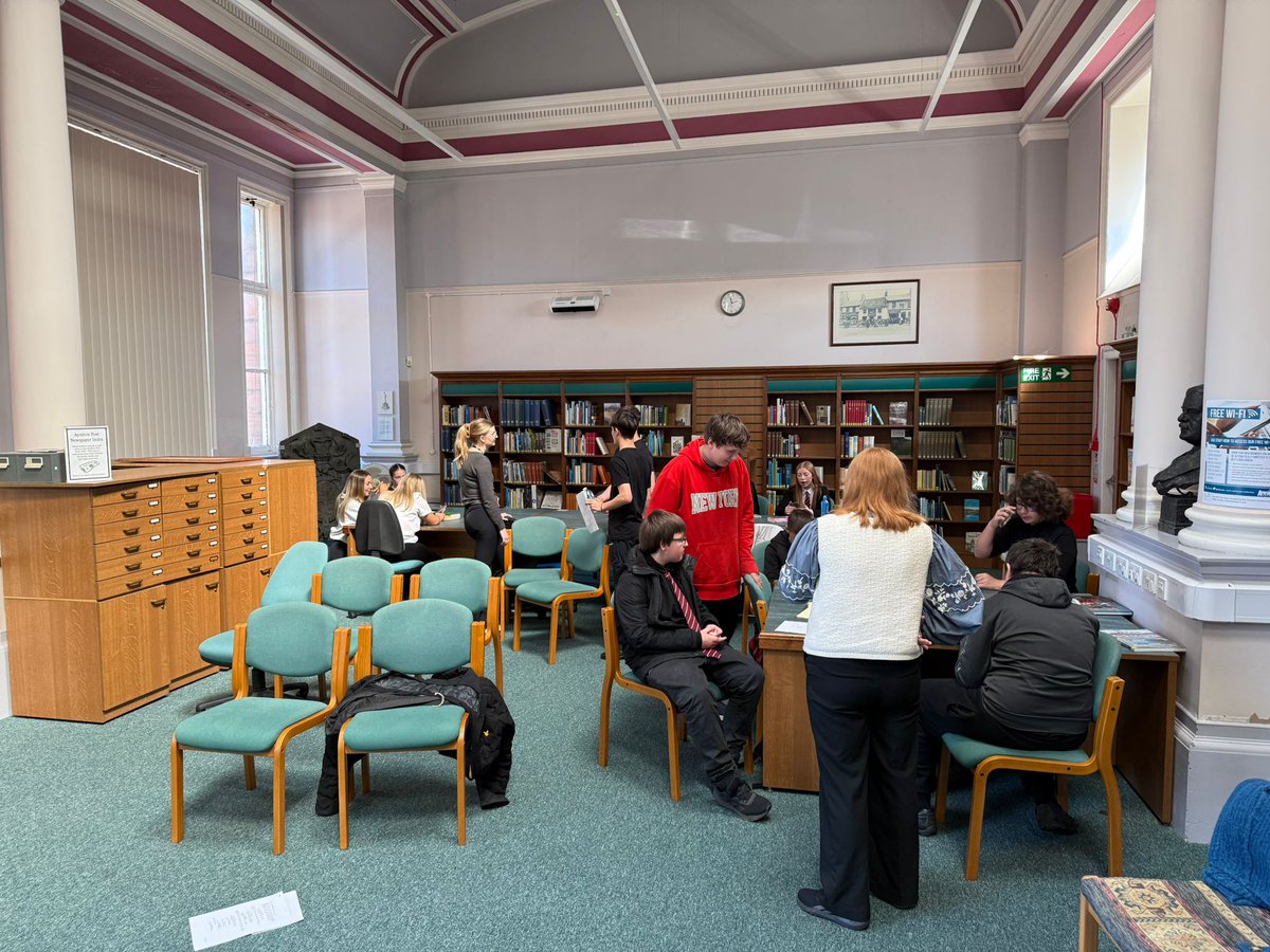 theirisayr's tweet image. We loved delivering our Screen Adaptation Project as part of this year's Wallacetown Festival📖🎥
Thanks to @Ayr_Academy2016
@QMAOfficial for taking part📝🎬
And thanks to Carnegie Library @salibraries
for hosting us📕📘
@WallacetownH
#wcaf25 #FilmEducation