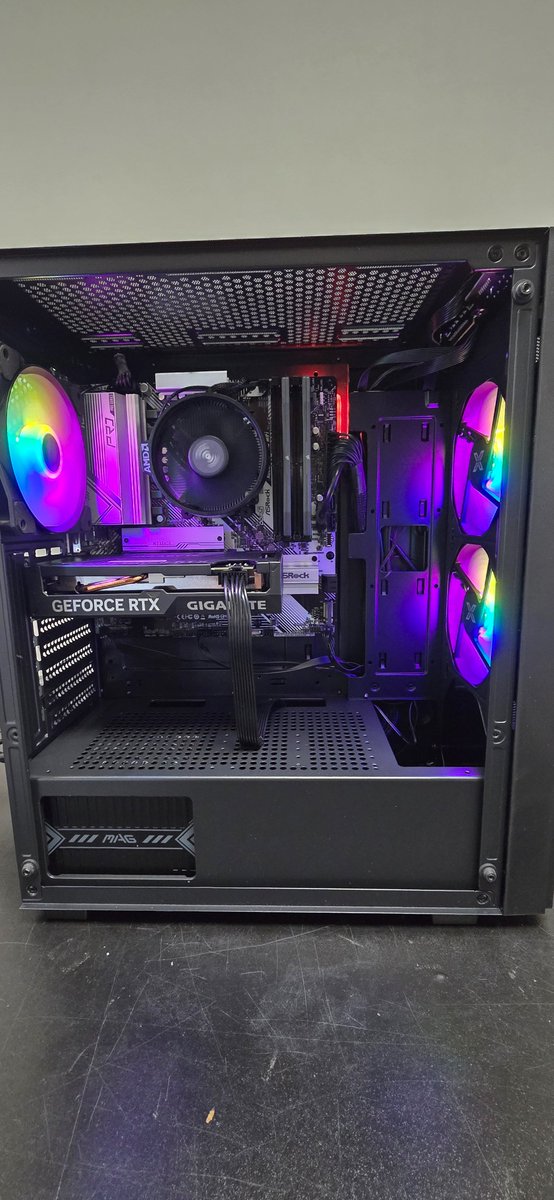 hagomist's tweet photo. New setup ok photos

AMD Ryzen 5 8400F
ASRock A620M Pro RS WiFi
Kingston FURY Beast 16 Go
Kingston NV3 1 To
MSI MAG A650BE
Gigabyte RTX 4060 WINDFORC
Xigmatek Hero II Air 3F

@AMD_France @AMD @ASRockInfo @msifrance @msigaming @msiUSA @xigmatek_tw https://t.co/YEkJID24Lm