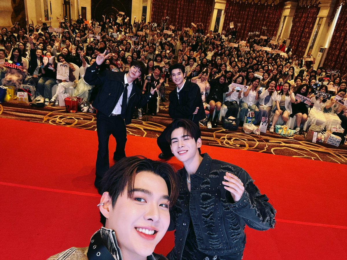 Saint_sup's tweet photo. 衷心感谢所有MingEr的粉丝们，以及朋友们的粉丝们，感谢你们一直以来的支持与关爱。今天能够来到上海，与大家近距离见面，是一件非常幸福和感动的事情。由衷地感激大家给予的热情接待和满满的温暖与善意。真心希望未来还能再次回来与大家相聚，无论是很快还是在不久的将来。请接受我最真挚的爱与感谢 https://t.co/yjKWK1WzKW