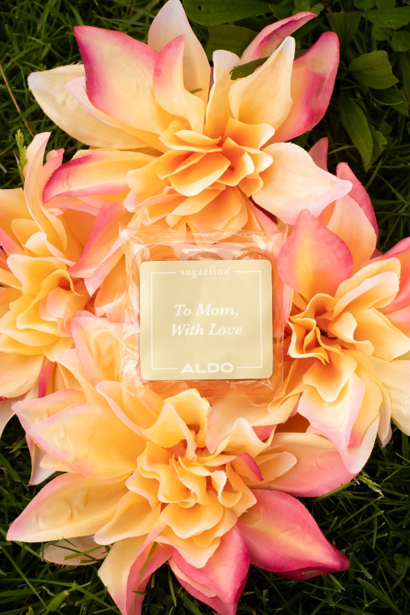 Visit us at select US store locations for a special Mother's Day treat, available until 11th while quantities last  #ALDOShoes​

Shop the perfect gift: utm.io/uim0Z