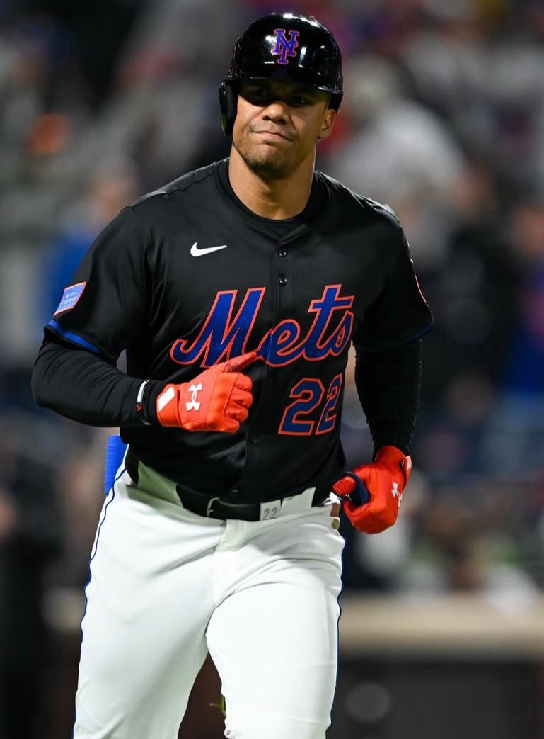 Mets Batflip tweet media