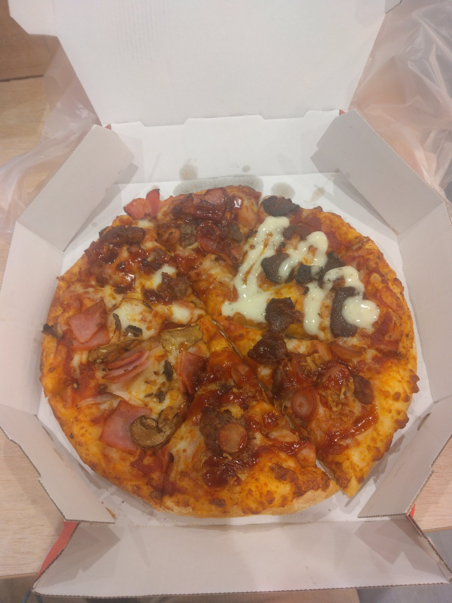 【新品】ドミノピザ　カスタマーマニアック　ピンバッチ6点セット 2025年最新】ドミノピザバッチの人気アイテム - メルカリ