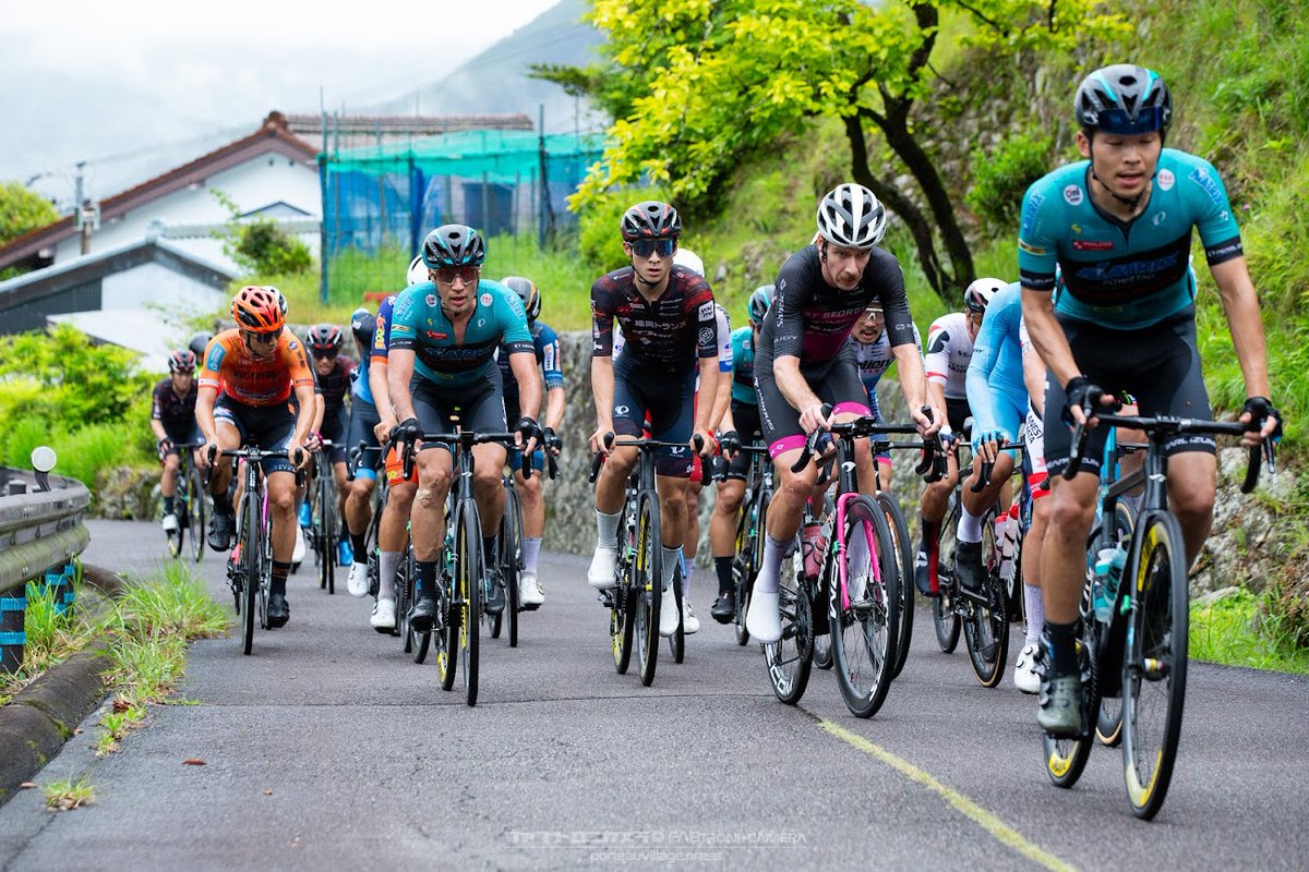 ツール・ド・熊野 第3ステージの【熊野山岳コース】

「丸山千枚田」のKOM（山岳ポイント）を中心に4周回し、折り返して熊野スカイパーク球場に戻る全長107.7kmのコースレイアウト。