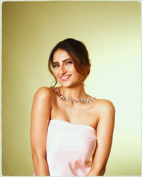 mid_day's tweet photo. Pretty in pink! Palak Tiwari serving major style goals in this cute dress!
#PalakTiwari #StyleStar #FashionInspo #FashionDiaries #FashionGoals #bollywood #MiddayEntertainment https://t.co/JgtQefIkcE
