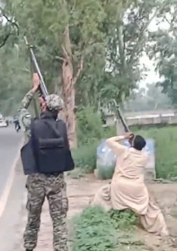 Airahere2000's tweet photo. What a pleasant and satisfying sight we got to see today when a civilian and Army solider were seen together shooting down an Indian drone giving a strong message of unity and solidarity. #PakInAction #IndiaPakistanWar2025 https://t.co/Db5VFdVM8G