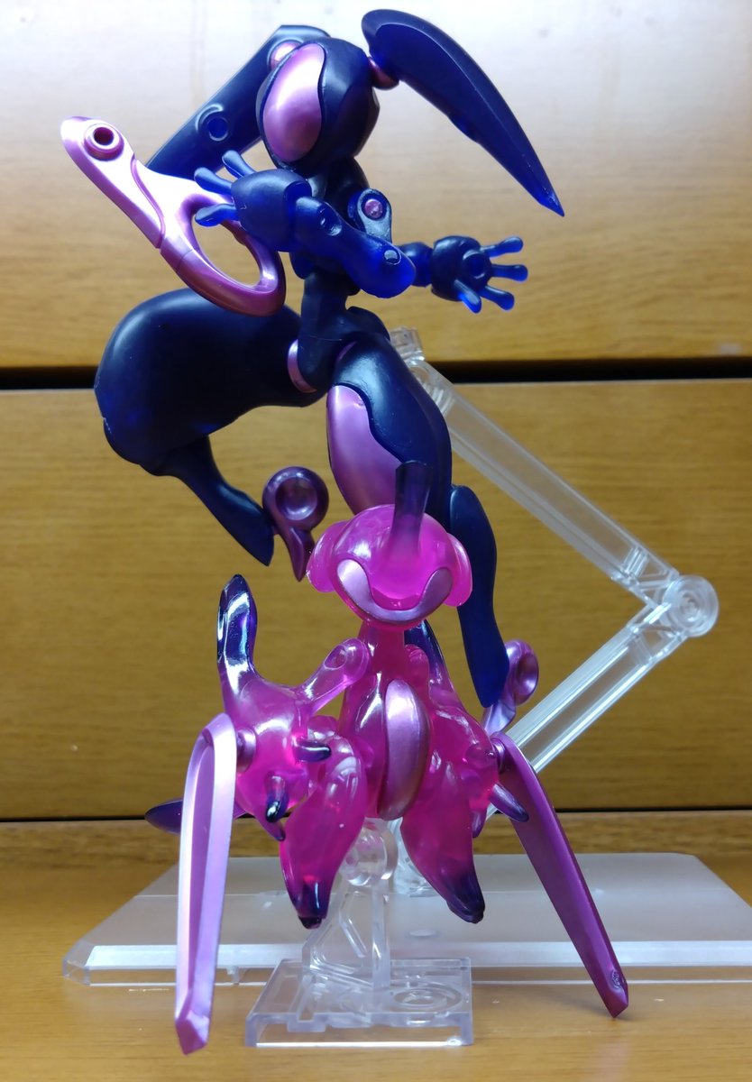 yumekazex's tweet photo. #ドラゴンビッツ #RabbitVoid #ラビットヴォイド #スタジオソータ
前に買ったドラゴンビッツのBOX版と
ラビットヴォイドを並べてみた(≧▽≦)
カラーリングが同じなので並べるとコンビ
みたいに見えるね!( ≧Д≦) https://t.co/zvB7Ij2gb0