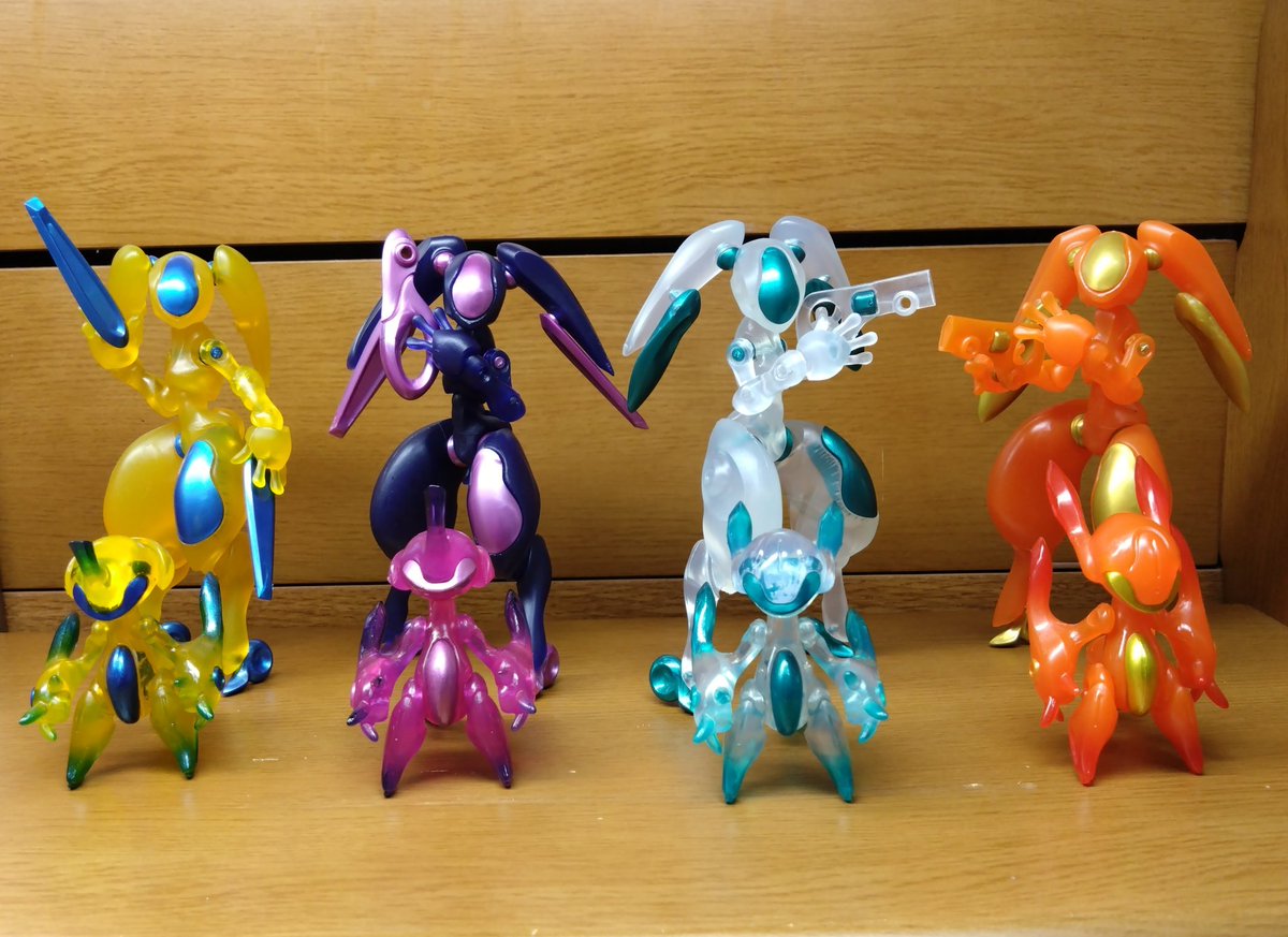yumekazex's tweet photo. #ドラゴンビッツ #RabbitVoid #ラビットヴォイド #スタジオソータ
前に買ったドラゴンビッツのBOX版と
ラビットヴォイドを並べてみた(≧▽≦)
カラーリングが同じなので並べるとコンビ
みたいに見えるね!( ≧Д≦) https://t.co/zvB7Ij2gb0
