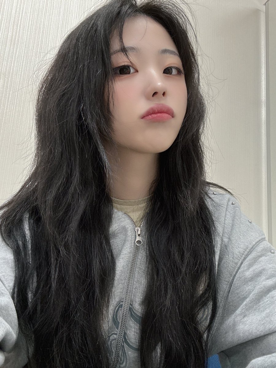 kho_zx2003's tweet image. QWER 🥰🥰Hina-chan