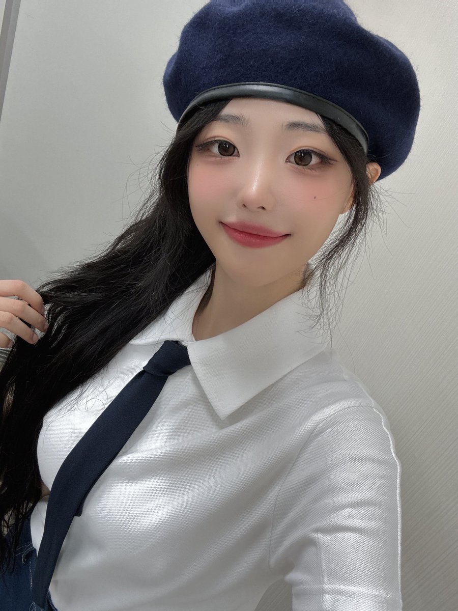 kho_zx2003's tweet image. QWER 🥰🥰Hina-chan