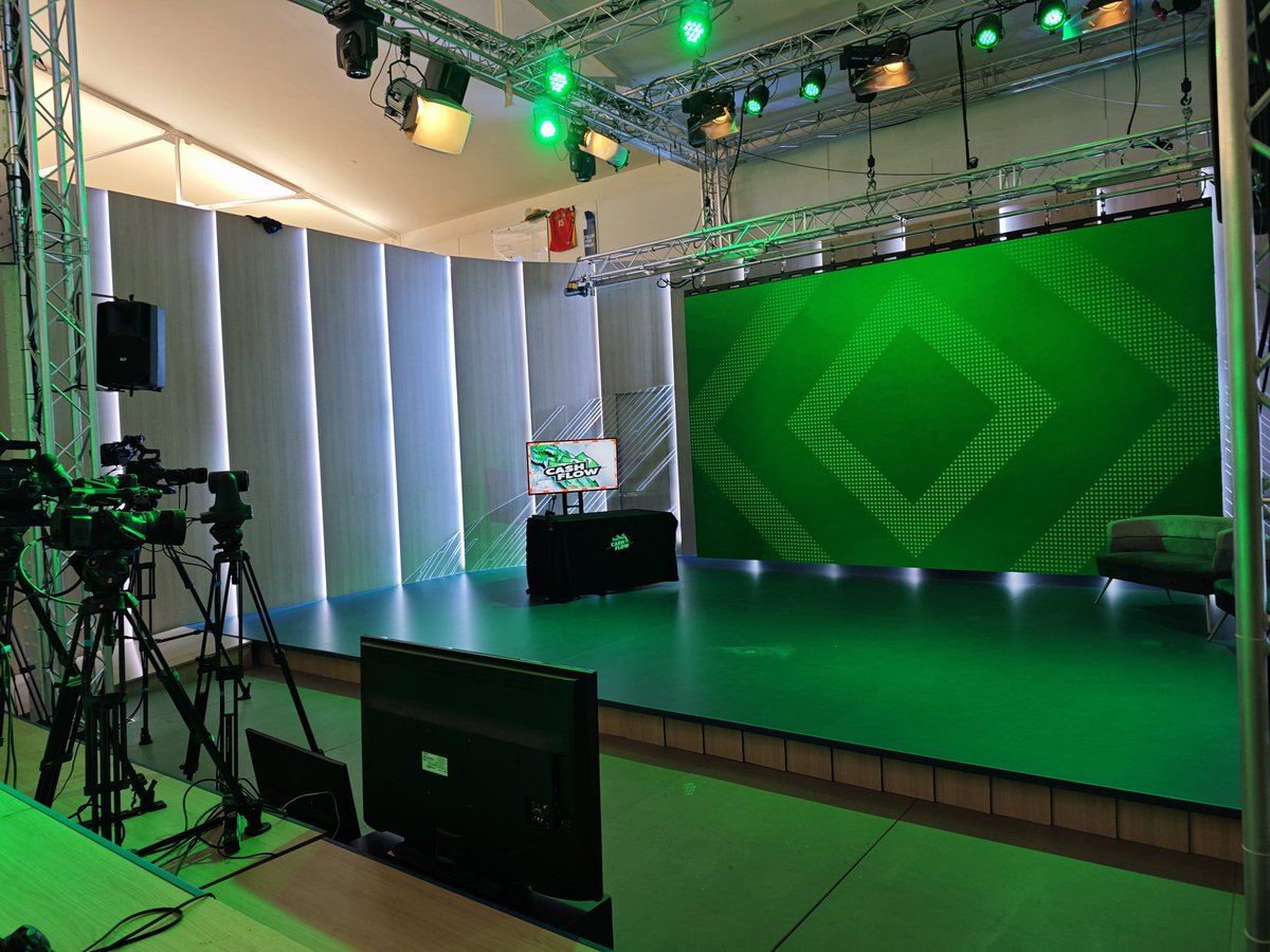MIRABroadcast's tweet photo. ¡El flow imparable de las batallas de gallos llega con #Cashflow! 🎤💥
En MIRA! estamos capturando cada rima, cada punchline y cada momento épico para que vivas la adrenalina al máximo. 🎬 ¡Prepárate para una experiencia inigualable! https://t.co/2g1Z5fzlhy