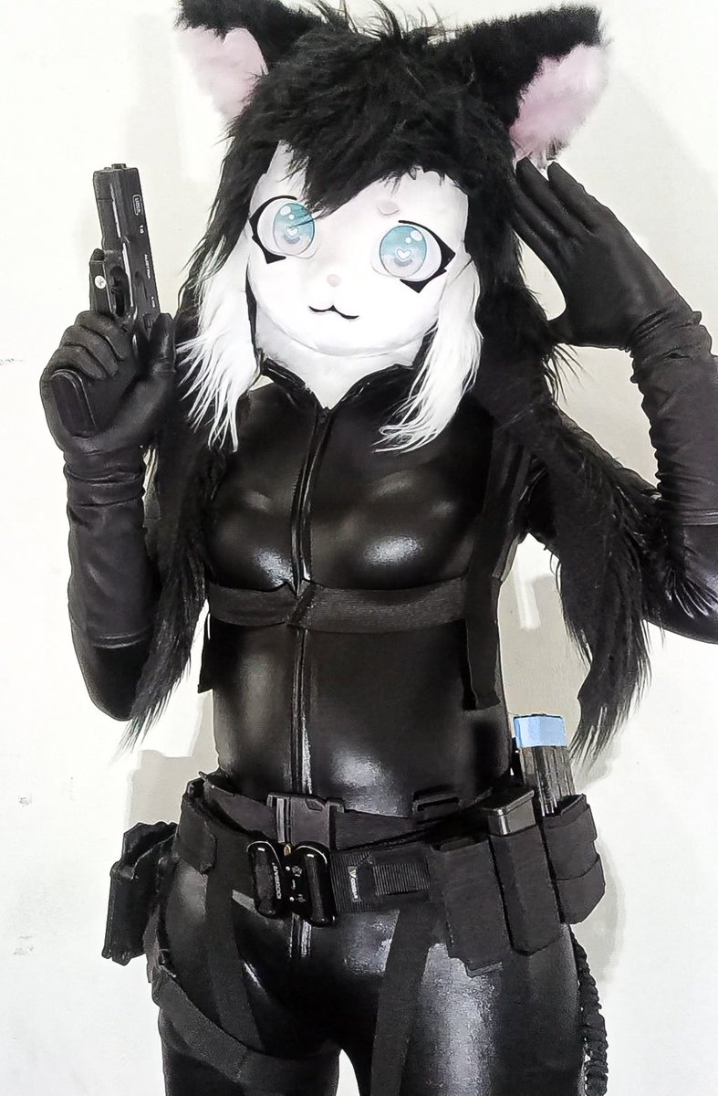 Let's complete the mission Meaww 
#bodysuits #tacticalcosplay #cosplay #airsoft