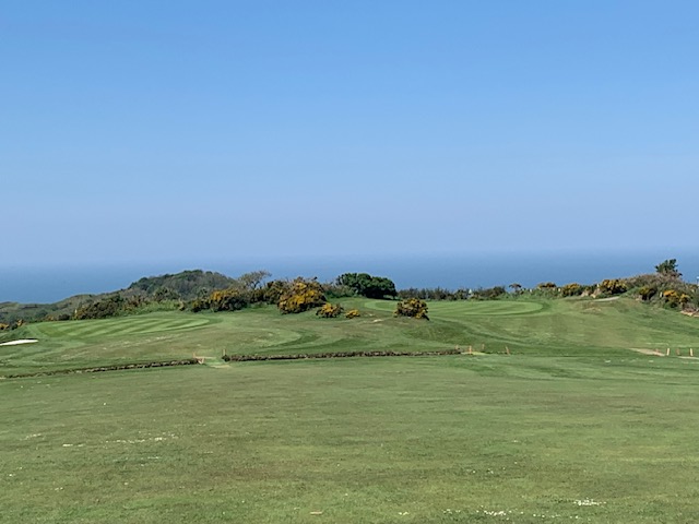IlfracombeGolf's tweet photo. 📣Probably the most attractive golf course in the South West 👍
⛳ Come down and give us your opinion🏌️♂️💚
🎯 Amazing views
🎯 A warm and friendly atmosphere
🎯 Open year-round
🎯 Very affordable rates
📷Jean Wills
#GolfNorthDevon #GolfCourseViews #IlfracombeGolfClub https://t.co/YgPc6QeIKk