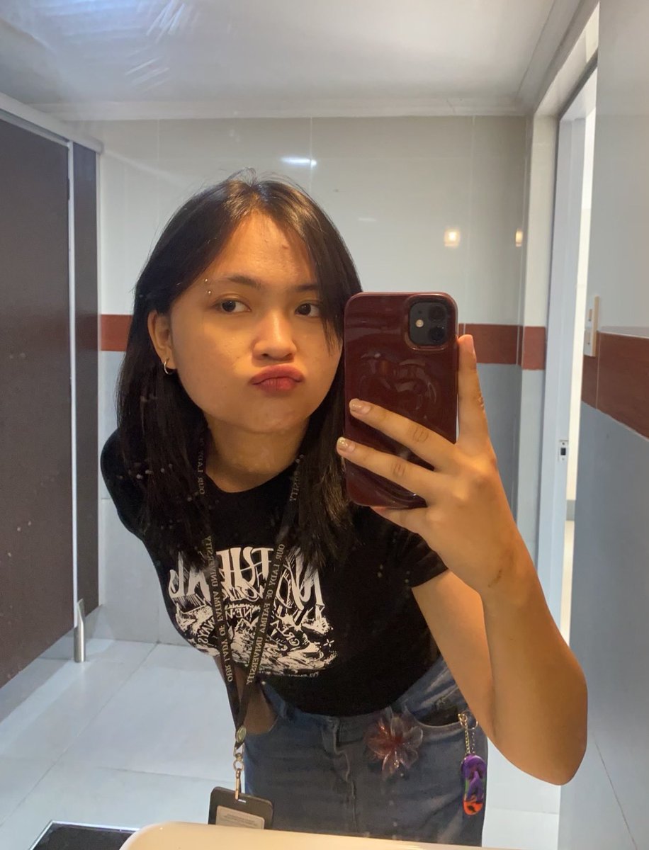 parakaygian's tweet photo. 💋#JoewahsSelcaDay https://t.co/44eokF5s2X