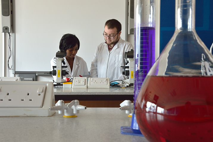 From laboratory to clinic!🔬 
Learn how #BiomedicalScience drives #Healthcare innovation: bit.ly/430x4xm
#GreaterFutures #UniGM🎓#UniGMBiomedical #Bolton #Manchester