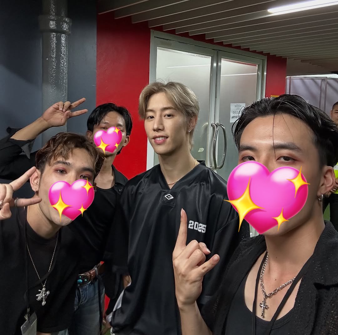 auiing01's tweet photo. อมกกกก มาร์คต้วนกล้องสดดิบมาก หล่อมาก 😭😭😭😭😭😭😭😭😭
ถ่ายกับดซ.ทีมบีเฮาส์ 

#MarkTuan #Mark #마크 #段宜恩 @marktuan https://t.co/yUB26ATiwg
