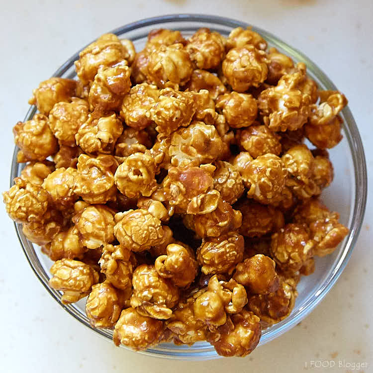 _we_love_food's tweet photo. Popcorn OR Caramel Corn? https://t.co/ZFtpVr1RvA