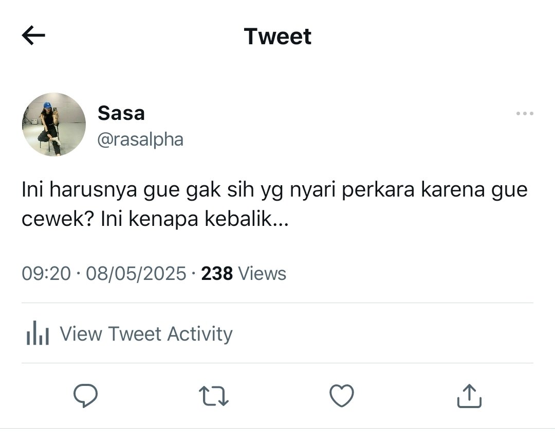 Daily life orang pacaran

— Lee Haechan few tweets au.

Written by nabintype