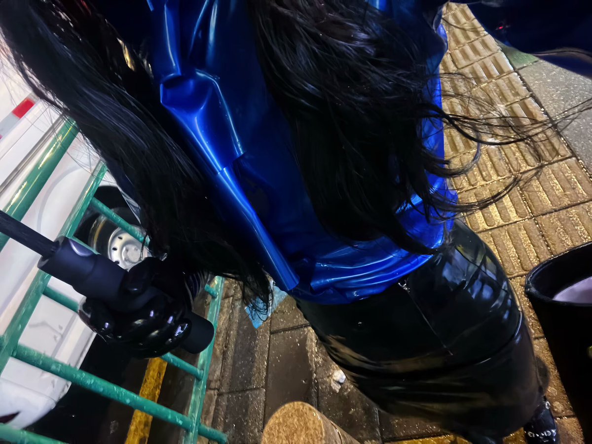 Latex <a href="/liyaroom/">Llya Latex莉雅乳胶</a> 
 
下雨