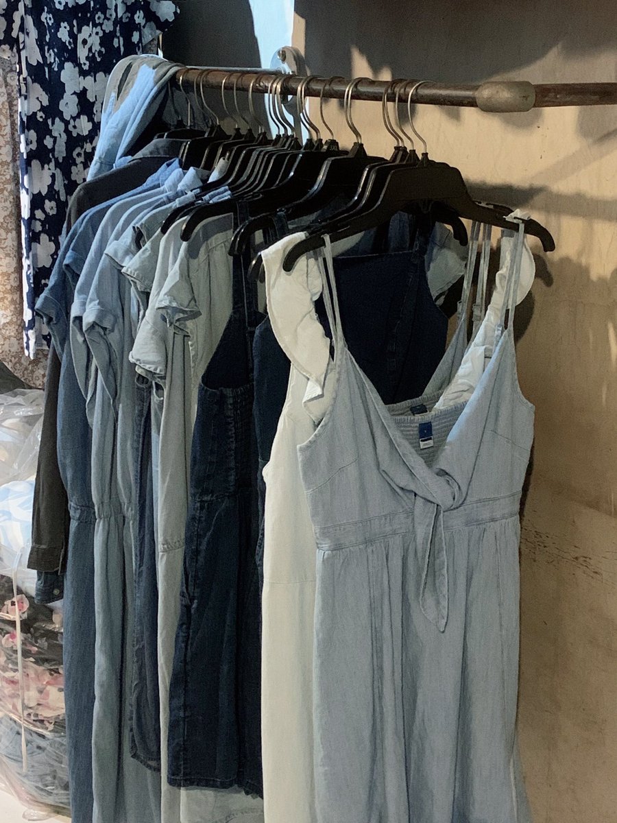 zeuzebu's tweet photo. guyss mauu spill blouse brand lucu lucu, mini dress dan masih banyak lagi, inii semuaa :👇🏻

- under 100k
- bukan preloved
- barang2 nya bagus bagus semuaa
- sedia di oren 
- live tiap hari
- 📍bandung 

 (aku spill oren nya, kalo mau detail order untuk vid foto bisa dm akuu) https://t.co/IAROfDtOQE