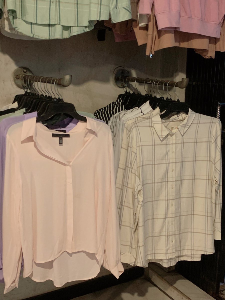 zeuzebu's tweet photo. guyss mauu spill blouse brand lucu lucu, mini dress dan masih banyak lagi, inii semuaa :👇🏻

- under 100k
- bukan preloved
- barang2 nya bagus bagus semuaa
- sedia di oren 
- live tiap hari
- 📍bandung 

 (aku spill oren nya, kalo mau detail order untuk vid foto bisa dm akuu) https://t.co/IAROfDtOQE