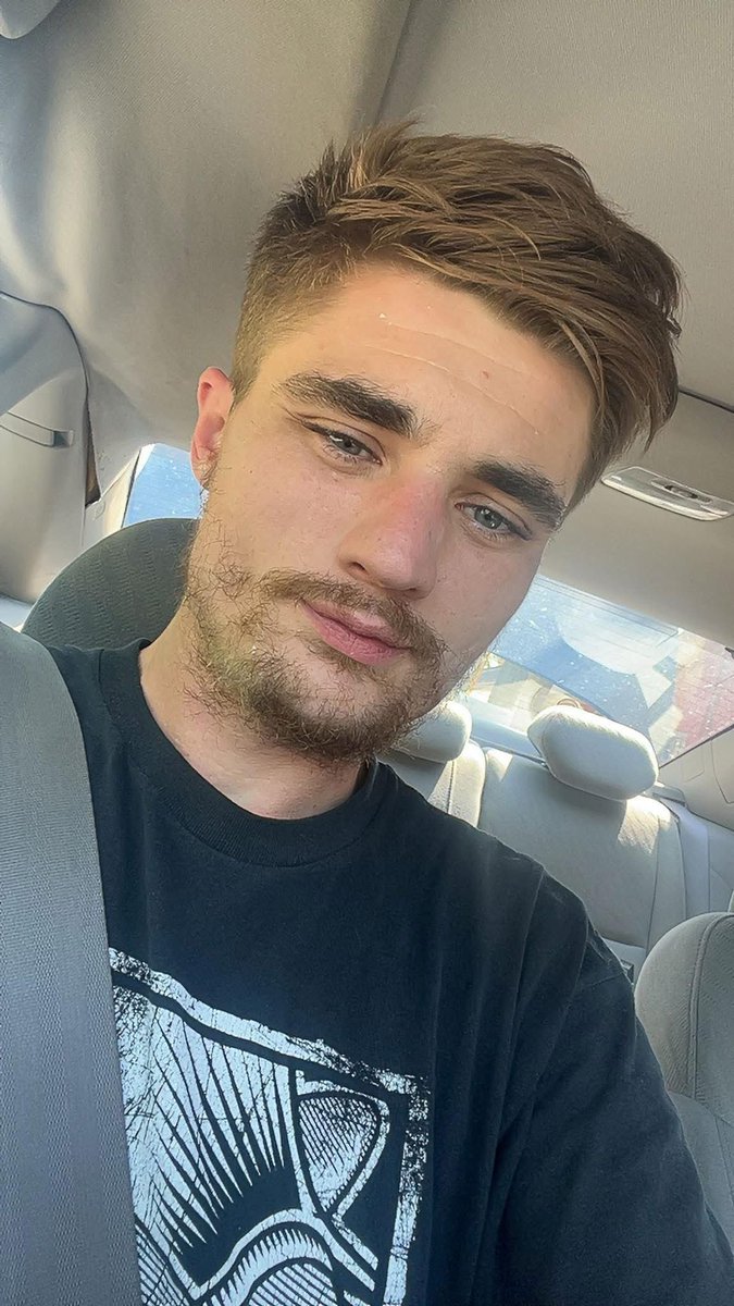 Dylanray193's tweet photo. Where’s Al the #gay boys at lol Dylan 32 from Florida https://t.co/omslJEKeoV