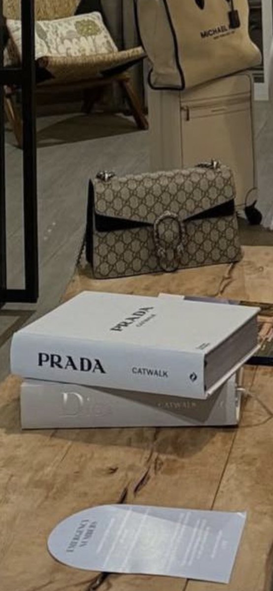 Most probably it’s a work trip! 🤍

#PriyankaChaharChoudhary #AnkitGupta #PriyAnkit