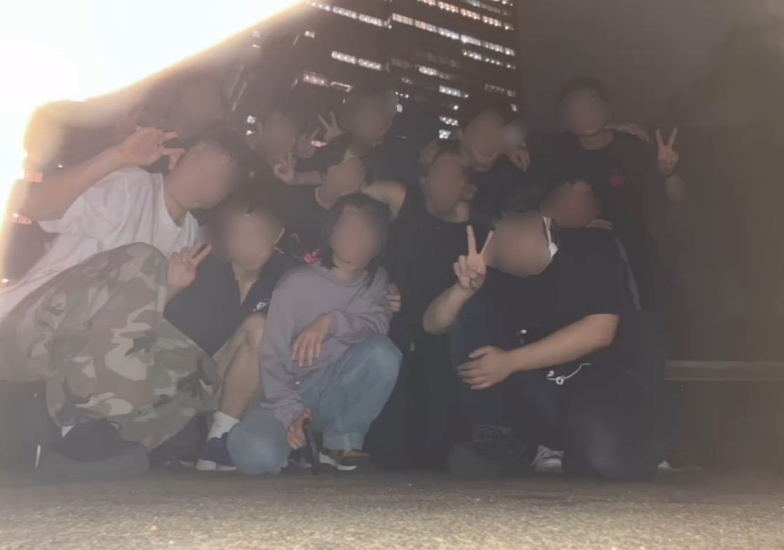 Azabu_ten's tweet photo. 先日打ち上げを行い、展責の言葉と集合写真で締め括りました
78の麻布展はこれにて活動終了となりますが、79の麻布展がよりようにものになるよう引き続き見守っていただけるとありがたいです
今まで本当にありがとうございました https://t.co/d87Mugfjuq