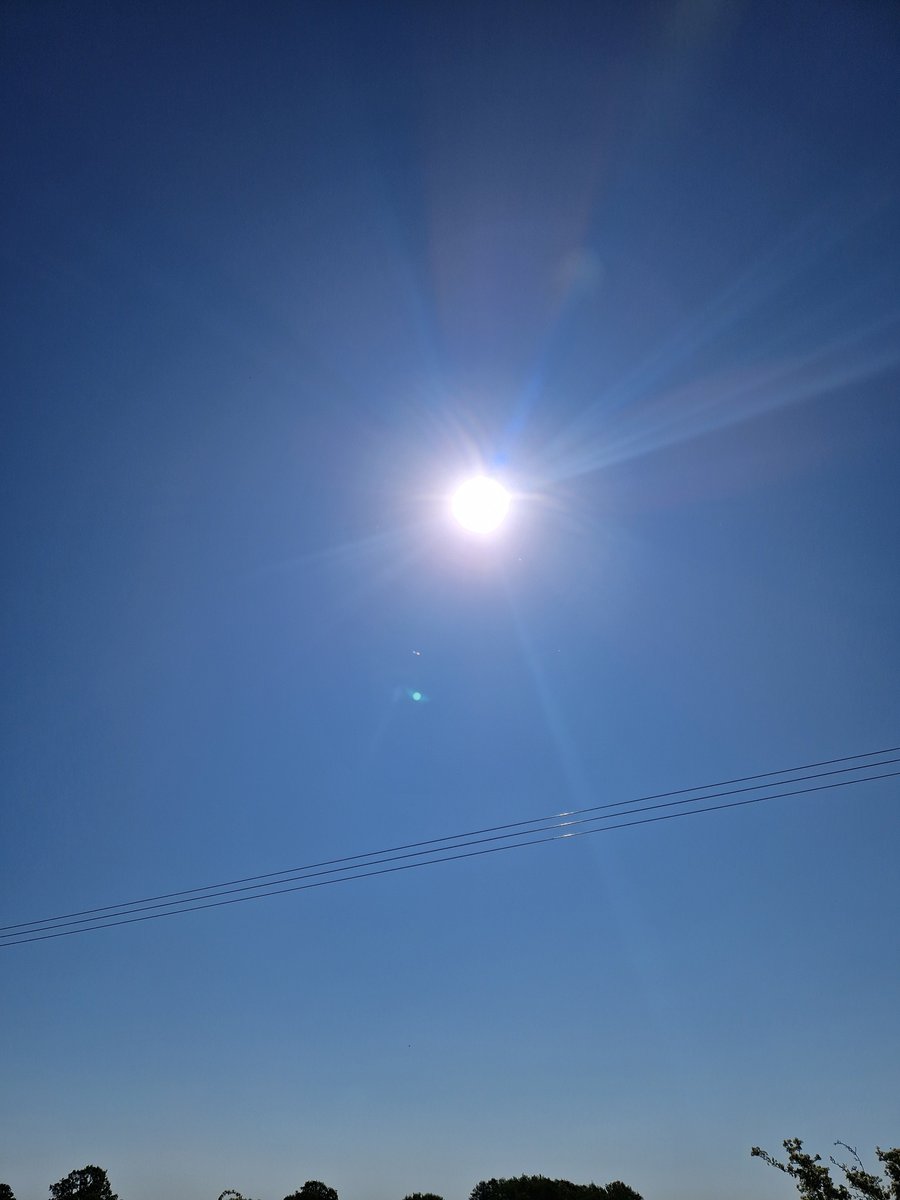 tracehodge17's tweet photo. Enjoyed a #saturday lie in & my "go to" #6amclub 1.2mile run round the block,before shoppering & a rather fabby 2.5mile canal walk in the sunshine! Its stunning so heading out to sit in the sun with a book! Enjoy peeps! #ukrunchat #running #chilling #reading #favplace โค๏ธโค๏ธ๐โโ๏ธ๐๐ https://t.co/DaogWMeT8q