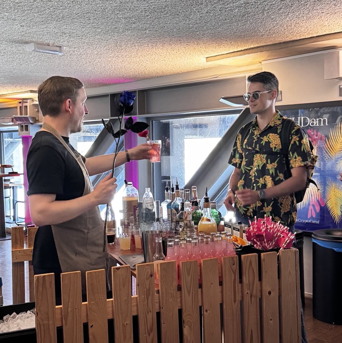 Oasis 🌹 tweet media