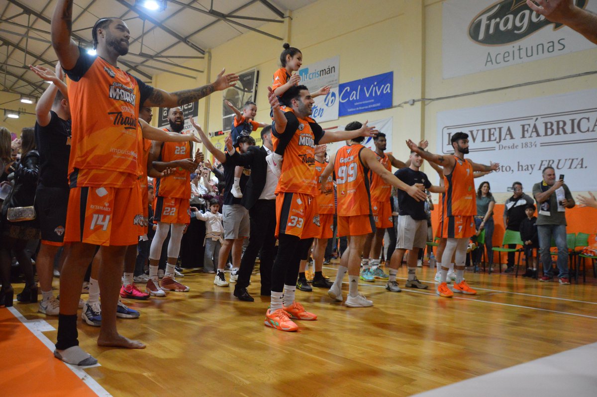 OBRADOIROCAB's tweet photo. El deporte tiene alegrías y tristezas. Esta temporada le ha tocado la cara amarga a @amics_castello, @cbmoron y @RVBaloncesto.

Mucho ánimo 🫂. Estamos seguros de que regresaréis donde merecéis estar ♥️ https://t.co/YqhwpVRPW0