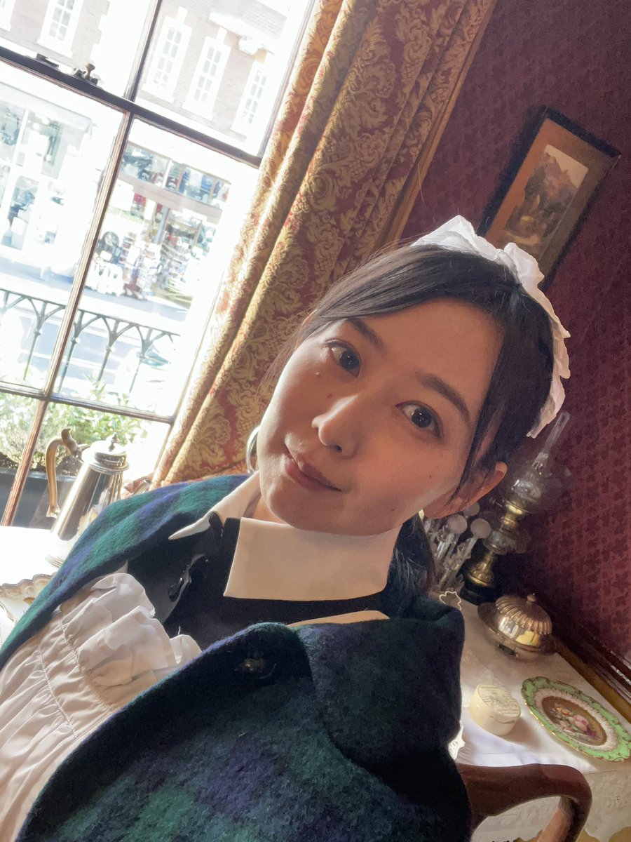 mitsuba_wp's tweet photo. せっかくのメイドの日ですので、ロンドン時代のお写真をもう少し。
#メイドの日　#メイドの日2025 #5月10日はメイドの日 https://t.co/citBRx4QaV