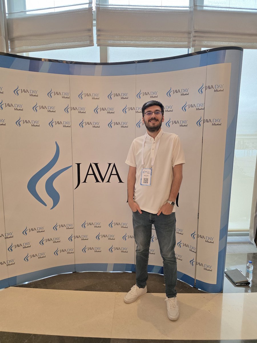 umiitkose's tweet image. Bugün Java Day İstanbul etkinliğine katılan firmalardan biri olan Türksat olarak yerimizi aldık! ☕️ 

Java dünyasındaki en son gelişmeleri takip ediyor, değerli bilgiler ediniyor ve harika insanlarla tanışıyoruz. 

@turksat  #javadayistanbul