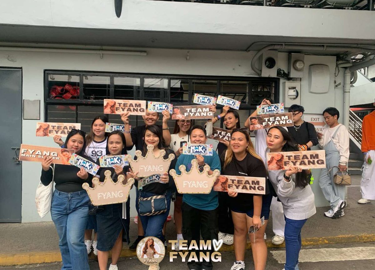 TeamFyangOFC's tweet image. Team Live has arrived at the concert venue and they’re all hyped up to make some noise for Fyang!

MakiCONCERT WITH FYANG