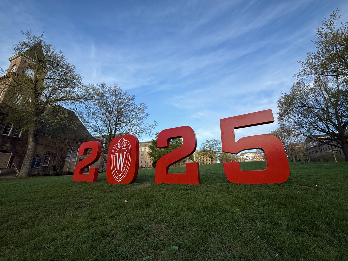 Rise and shine, Class of 2025 — it’s your #UWGrad day! 🎓