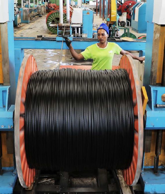 Women’s rights have advanced, but challenges remain:
❤️‍🩹 162 countries have GBV laws 
⚖️ Women have <⅔ the legal rights of men 
💵 Women earn just 77¢ for every $1 men earn 
⚤ 92 economies lack equal pay laws
💰Only 44% support women’s entrepreneurship
wrld.bg/gc3E50VCcs1