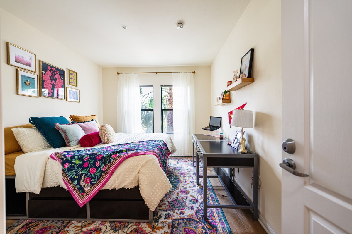 Your room is furnished, but your style makes it unique! 🎨✨ Personalize your space and make it truly yours. #AptDecor #InteriorDesign