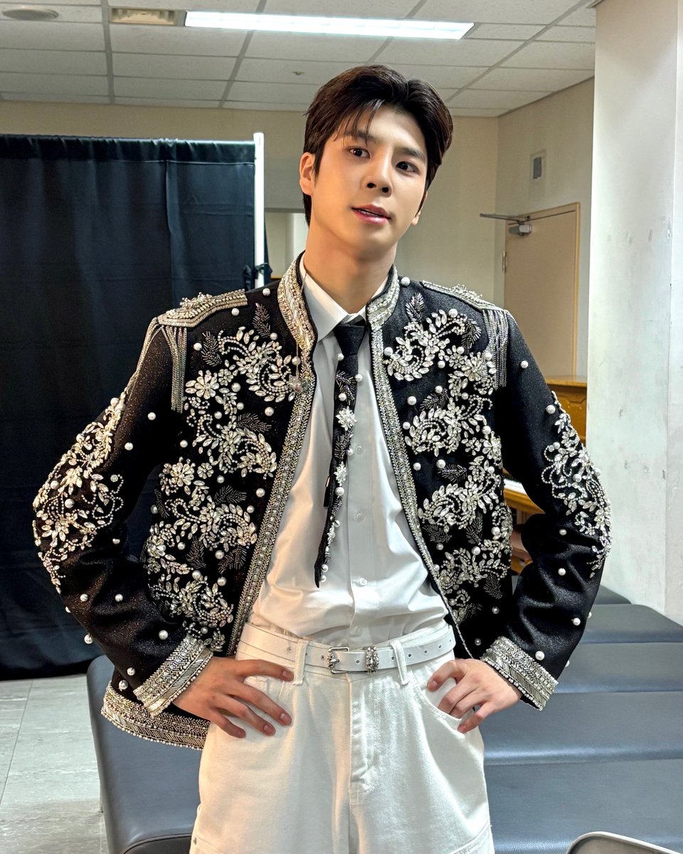 showpl_JDW's tweet photo. 추억의 성남! 상남자 정동원이 접수 완료!🫡
비가 와도 동원이의 땀방울은 멈추지 않는다!!😎

내일은 더더 멋있고 재밌을 예정이니
우총은 심장 단디 잡고 오시기 바랍니다🤭💚

#정동원 #JEONGDONGWON
#동화콘서트 #정동원콘서트_동화콘서트
#쇼플레이 #쇼플레이엔터테인먼트 https://t.co/zqPFVU7hbQ