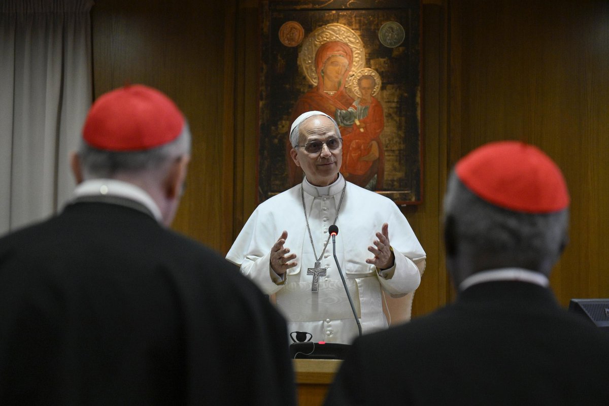 RichRaho's tweet image. Pope Leo XIV to Cardinals: “I am taking up the path of Francis. The legacy of my predecessors is precious, we are servants of God.”