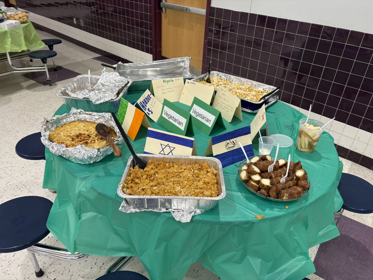 JennSpadafora's tweet image. Salemwood students introduced us to food from around the world at their annual food fest. I’m waiting for them to create a cookbook of all these amazing dishes! @salemwoodmalden @Malden_Schools @MayorOfMalden @MaldenPolice
