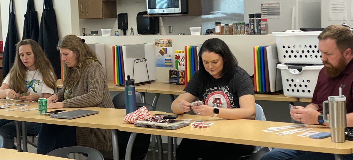 Mrs. Strebe tweet media