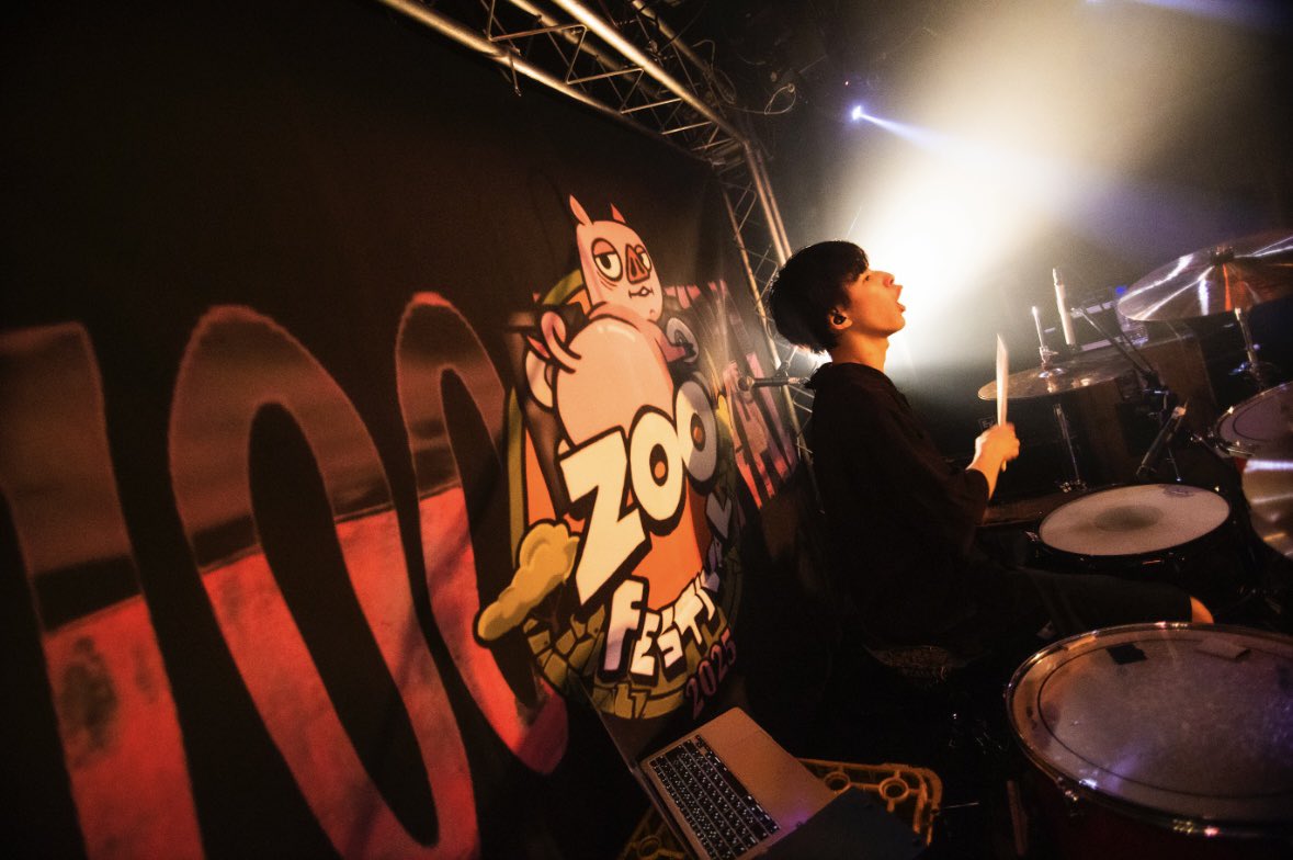 KANJYOU01SHIN's tweet photo. 2025.5.9 (Fri)
SHAKE HEAD LIVE 2025
名古屋栄TIGHT ROPE “ ZOO FESTIVAL‼︎”
Photos by @Hattori_phot
#感情DrumsSHINGEN #Drummer
#SHAKEHEAD #LIVE #Livephoto
#ロック #バンド #ライブ #ライブ写真 https://t.co/wMkKhjwqRp