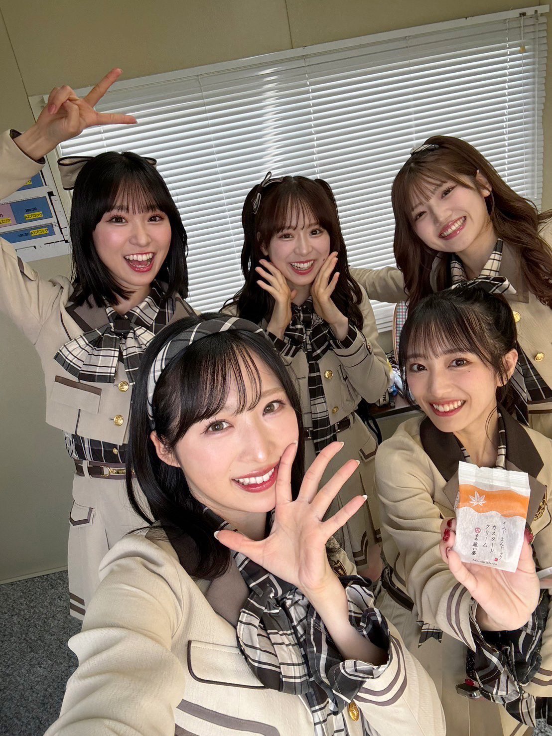 48グループ 生写真 ③ 小栗有以 AKB48 20thライブツアー 名古屋 生写真 3種＋アクキー 小栗有