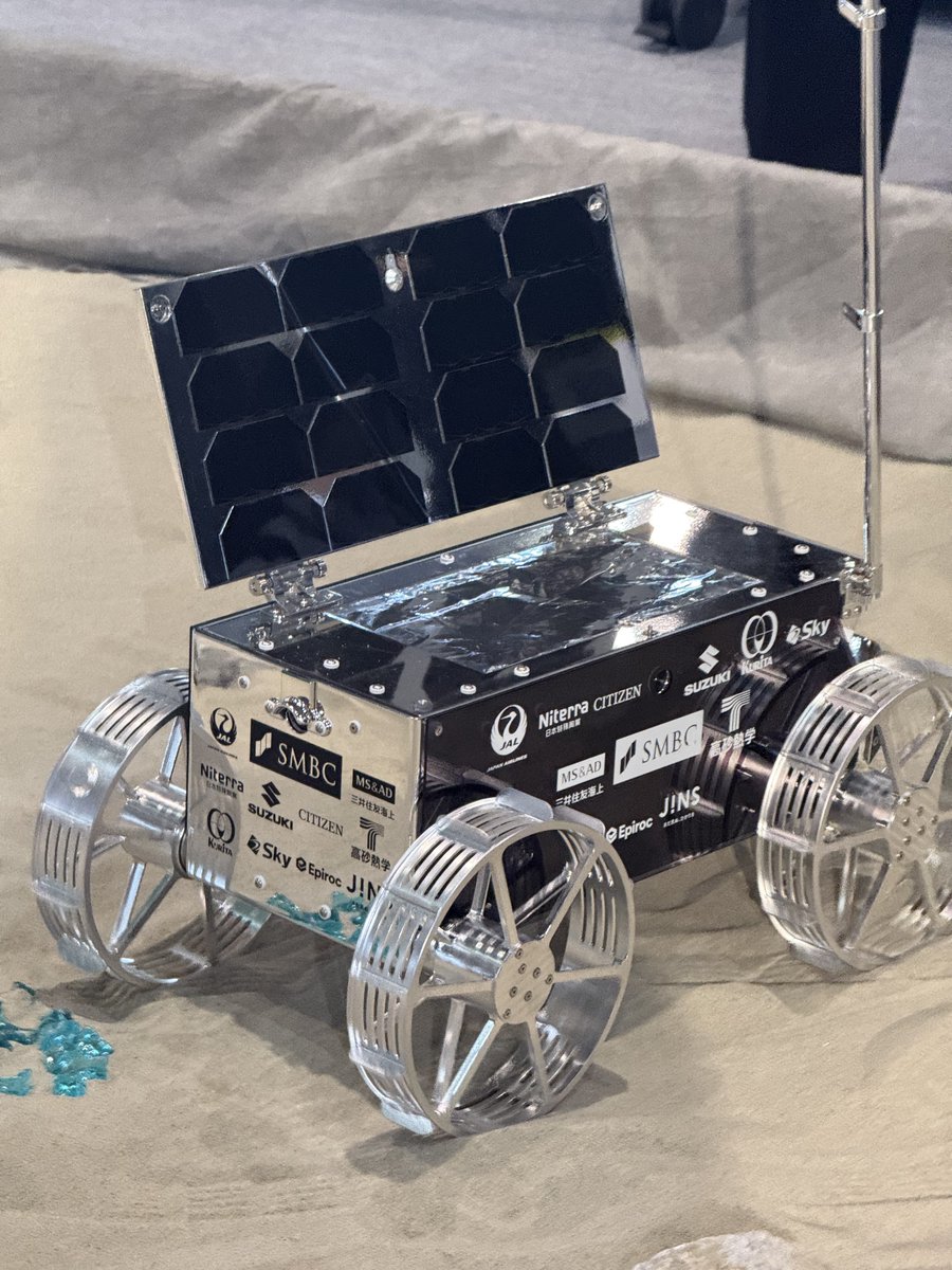 Frigoris_'s tweet image. 動くTENACIOUSくん！
キラキラ！可愛い！奪い去りたい！

タッチで簡単に動くのはイベント仕様で、月面での操作はとても複雑とのこと💡

ローバーの活躍も楽しみ過ぎる🥰

#ispace  #月面探査ローバー
#SusHiTechTokyo2025